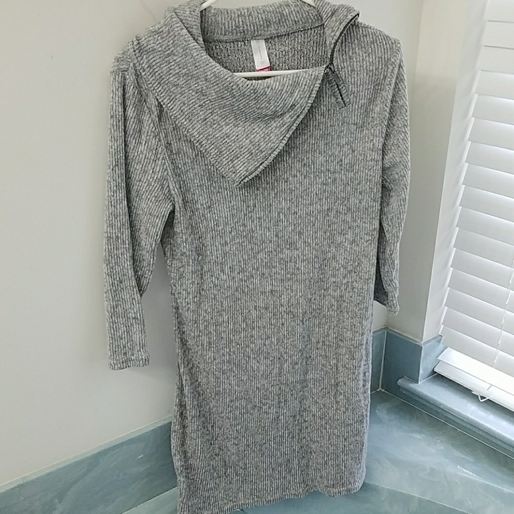 Light gray body-con dress